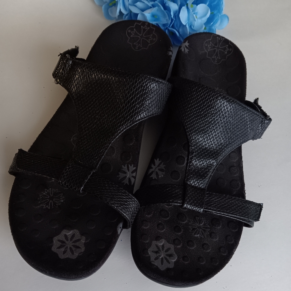 Vionic Kids Black Sandals